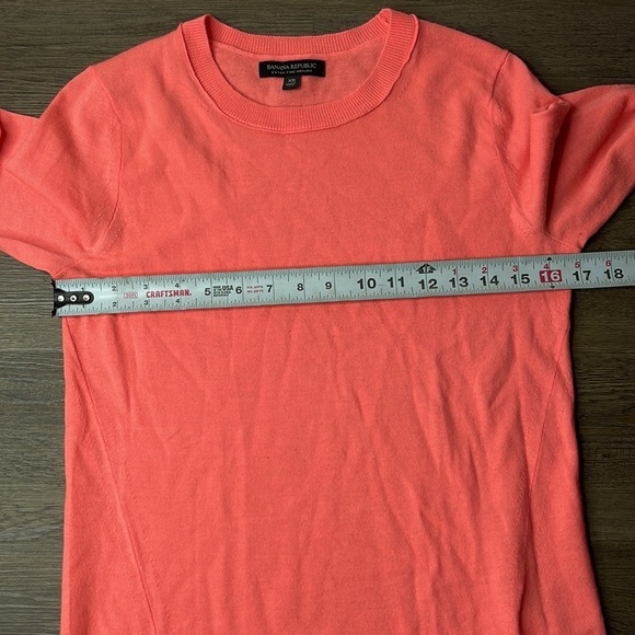 Banana Republic Women’s Extra Fine Merino Bright Neon Coral Crewneck Sweater, XS - Picture 9 of 9